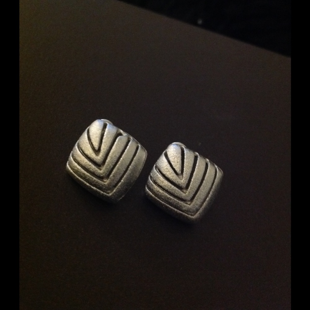 5/$20 TINY PEIRCED EARRINGS